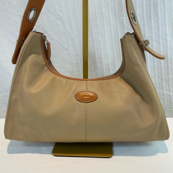 Two Tone Tan Leather Baguette Shoulder Bag - Picture 3 of 16